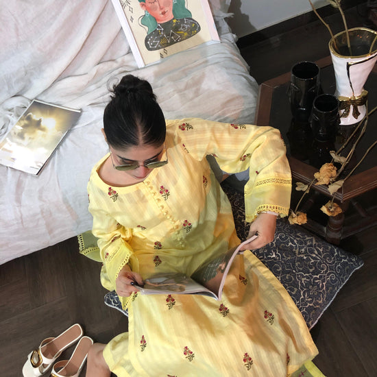 Embroidered Yellow Floral Suit - GULZAHR