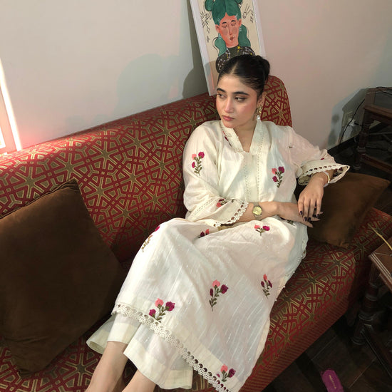 White Rose Garden Lawn Set - Embroidered White Floral Suit - GULZAHR