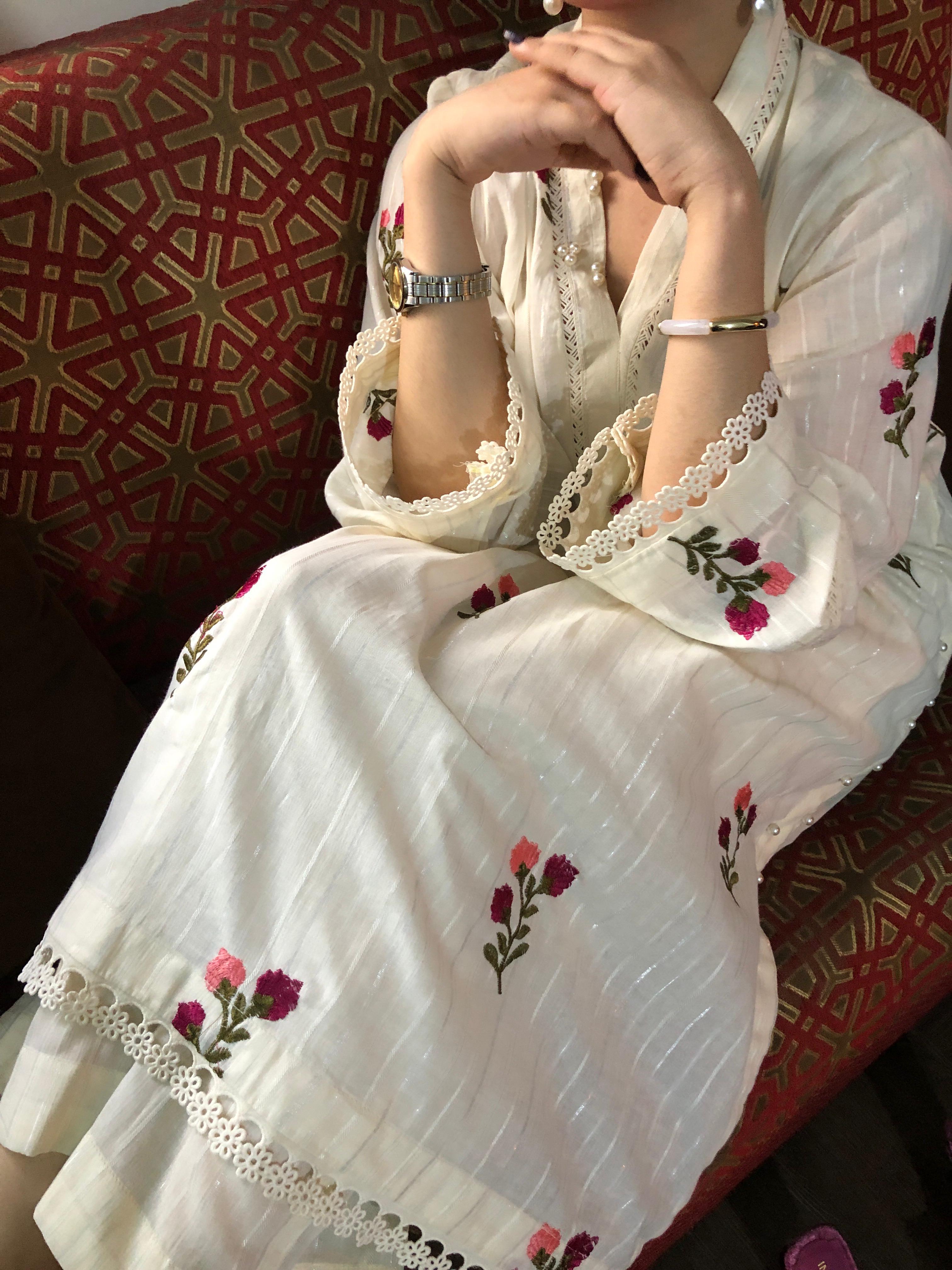 White Rose Garden Lawn Set - Embroidered White Floral Suit - GULZAHR