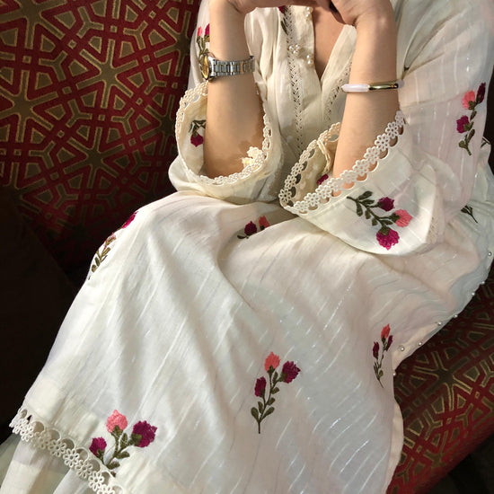 White Rose Garden Lawn Set - Embroidered White Floral Suit - GULZAHR