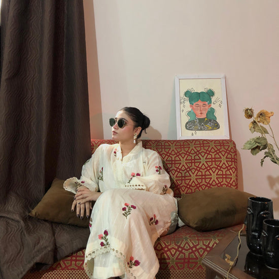 White Rose Garden Lawn Set - Embroidered White Floral Suit - GULZAHR